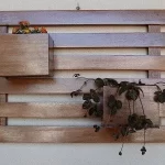 Artesanatos em geral de madeira para colocar planta na parede